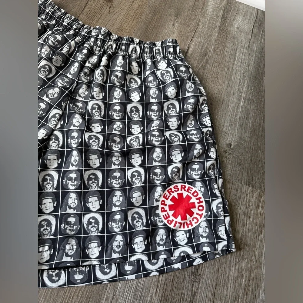 RED HOT CHILI PEPPERS Grid Nylon Shorts Graphic Swim Shorts Board Shorts Size M